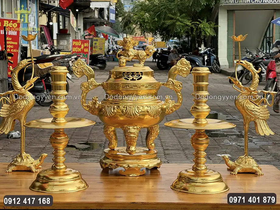 Bộ ngũ sự gi&uacute;p mang lại sự sang trọng, thể hiện vị thế của gia chủ